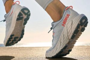 Hoka Wide vs Regular for Running – Full Comparison