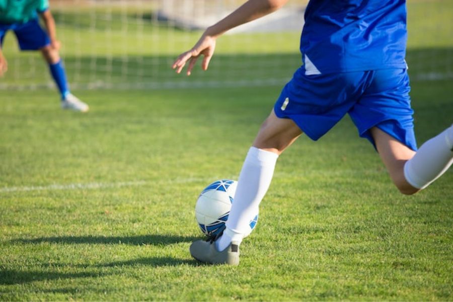 Why Dribbling Is Important in Soccer - Willpower Peak